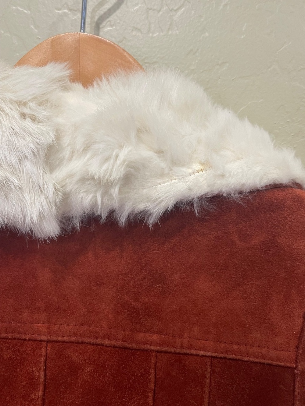 Leather and fur jacket - Picture 6 of 9